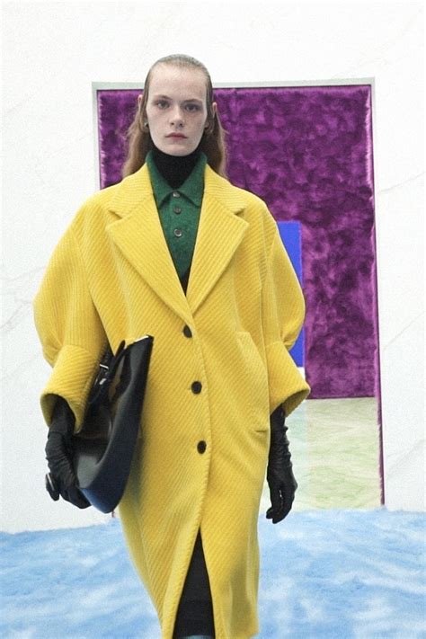 Prada Otoño/Invierno 2021: Una colección rica en colores, 